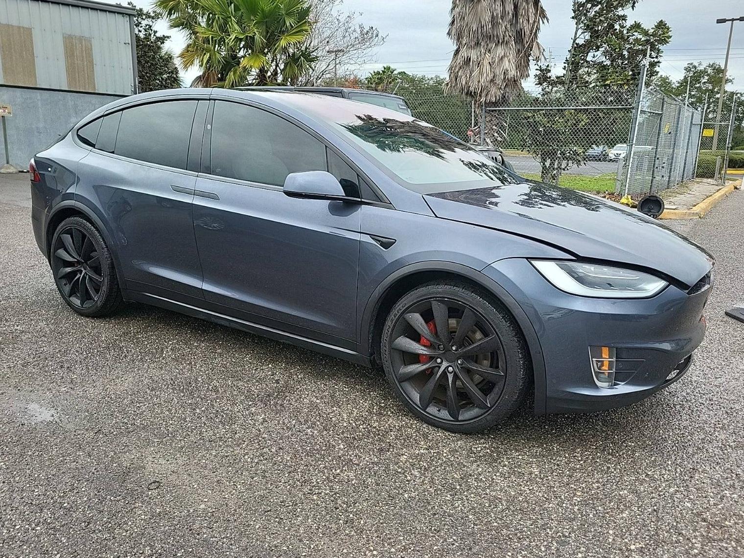 TESLA MODEL X 2019 5YJXCAE29KF153485 image